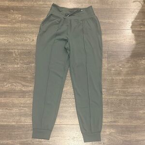 Old Navy Active High-Rise Jogger Pants in Dark Olive